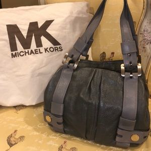 Micheal Kors Grey Shoulder Bag